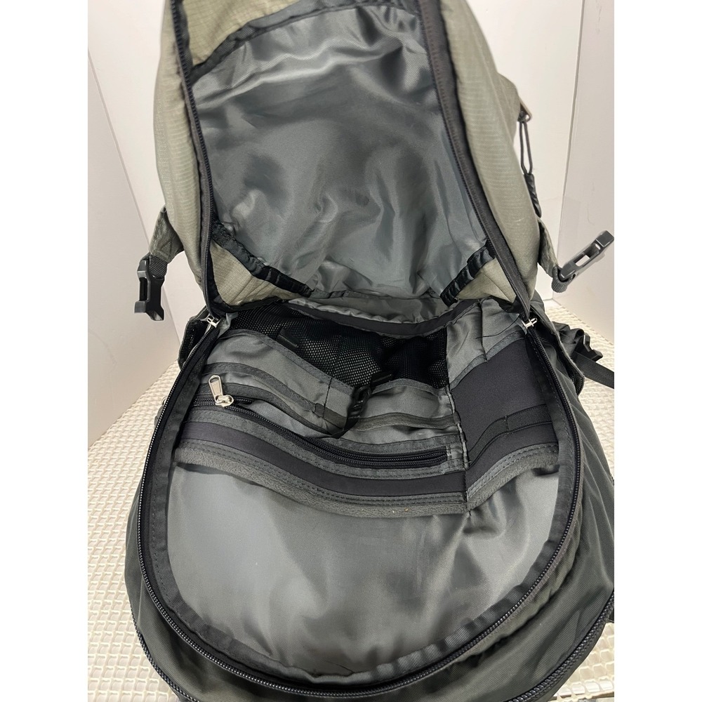 The North Face Olive and Black Backpack - Picture 5 of 16
